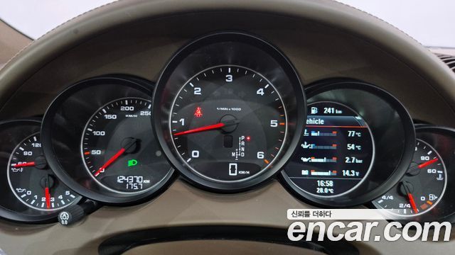 Porsche Cayenne 2013 — photo 8