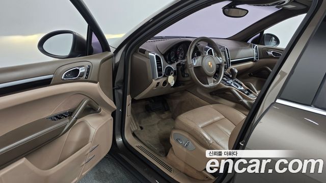 Porsche Cayenne 2013 — photo 10