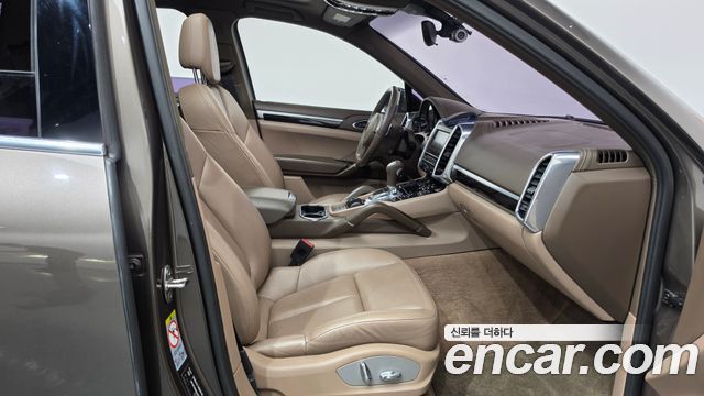 Porsche Cayenne 2013 — photo 11