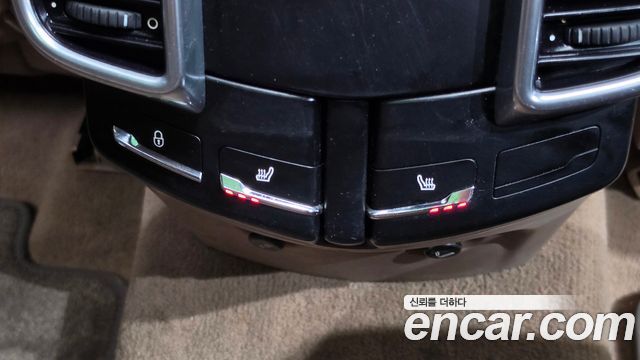 Porsche Cayenne 2013 — photo 18