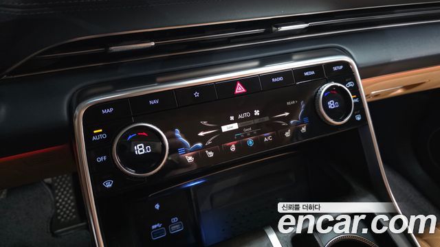Genesis GV80 2020 — photo 23