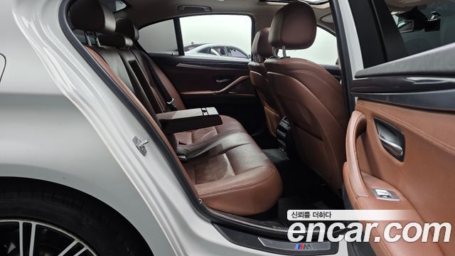 BMW 5-Series 2016 — photo 12