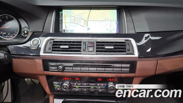 BMW 5-Series 2016 — photo 16