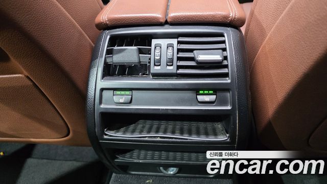BMW 5-Series 2016 — photo 18