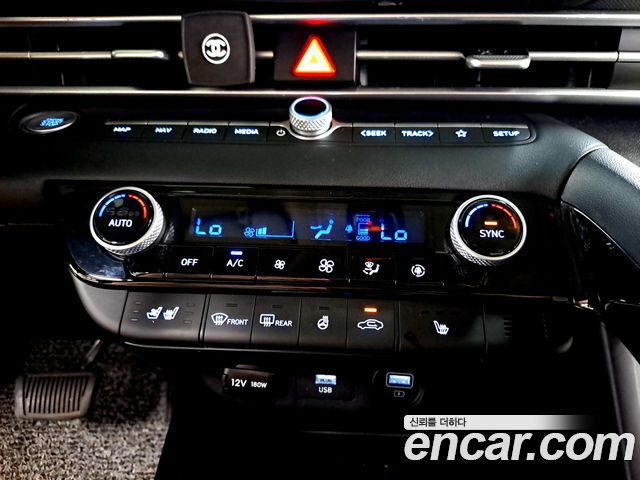 Hyundai AVANTE 2021 — photo 16