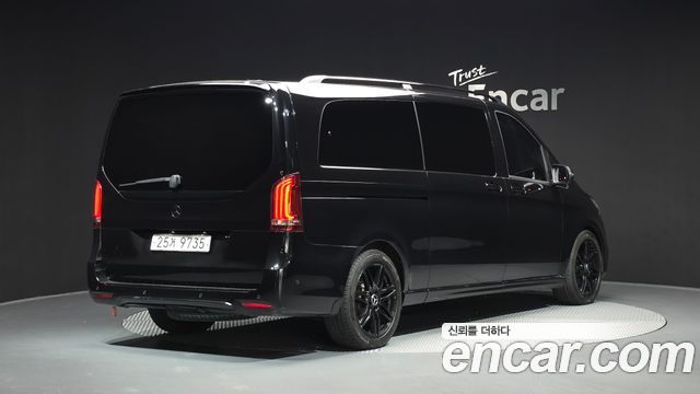 Mercedes-Benz V-Class 2018 — photo 2