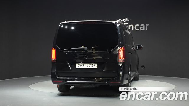 Mercedes-Benz V-Class 2018 — photo 4