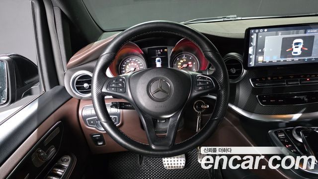 Mercedes-Benz V-Class 2018 — photo 13