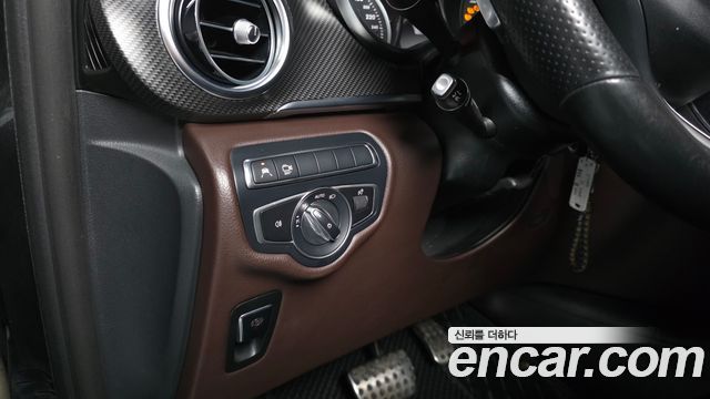 Mercedes-Benz V-Class 2018 — photo 14