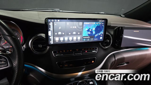 Mercedes-Benz V-Class 2018 — photo 16