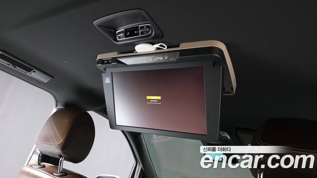 Mercedes-Benz V-Class 2018 — photo 19