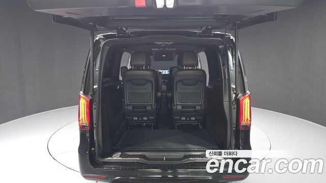 Mercedes-Benz V-Class 2018 — photo 20