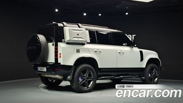 Land Rover Defender 2025 — photo 2