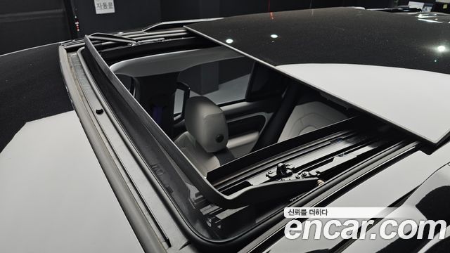 Land Rover Defender 2025 — photo 25