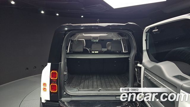 Land Rover Defender 2025 — photo 26