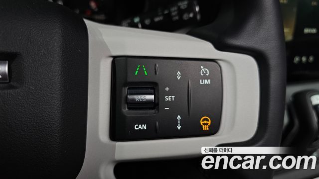 Land Rover Defender 2025 — photo 32
