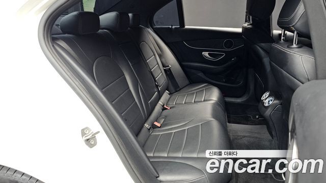 Mercedes-Benz C-Class 2016 — photo 12