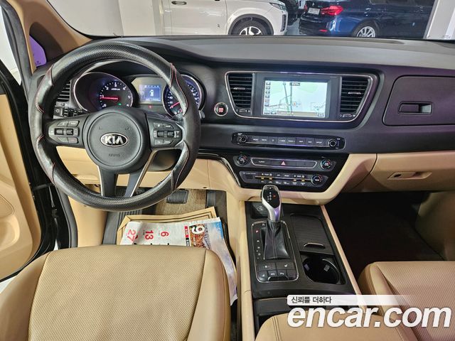 Kia Canival 2018 — photo 9