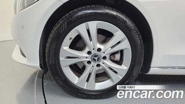 Mercedes-Benz C-Class 2018 — photo 5