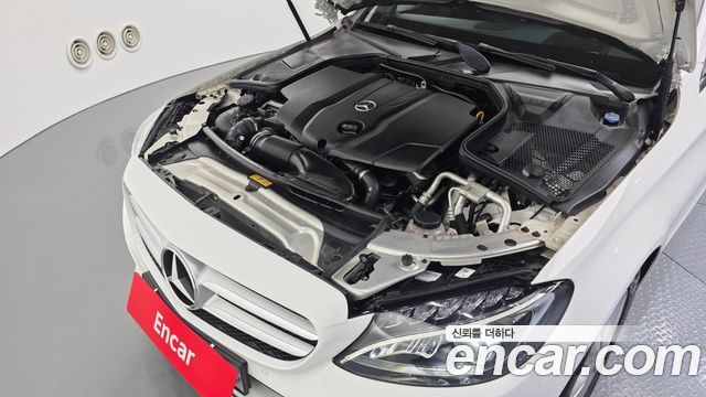 Mercedes-Benz C-Class 2018 — photo 6