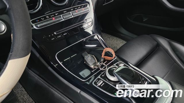 Mercedes-Benz C-Class 2018 — photo 22
