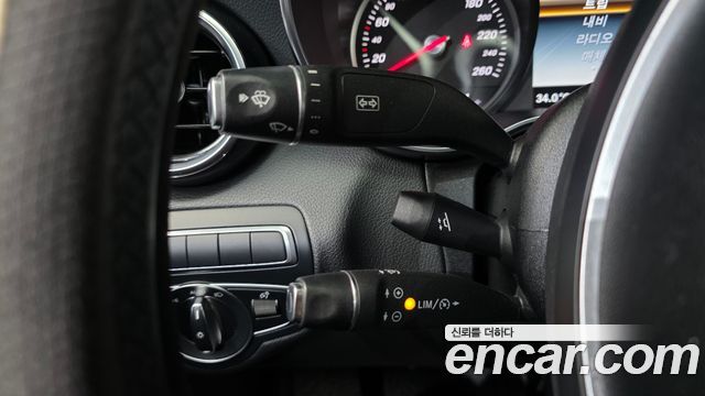 Mercedes-Benz C-Class 2018 — photo 24