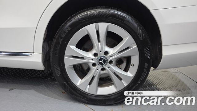 Mercedes-Benz C-Class 2018 — photo 7