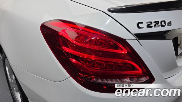 Mercedes-Benz C-Class 2018 — photo 9