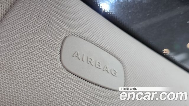 Mercedes-Benz C-Class 2018 — photo 28