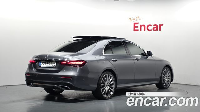 Mercedes-Benz E-Class 2021 — photo 2