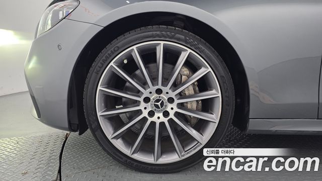 Mercedes-Benz E-Class 2021 — photo 5
