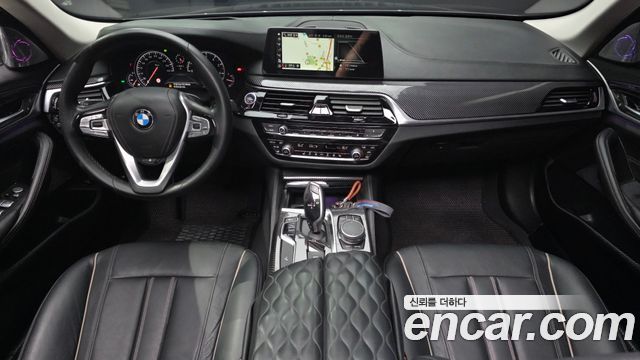 BMW 5-Series 2018 — photo 10