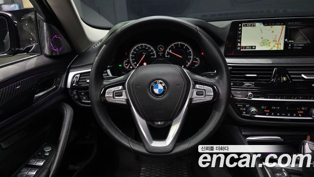 BMW 5-Series 2018 — photo 19