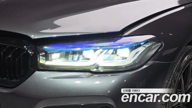 BMW 5-Series 2018 — photo 8