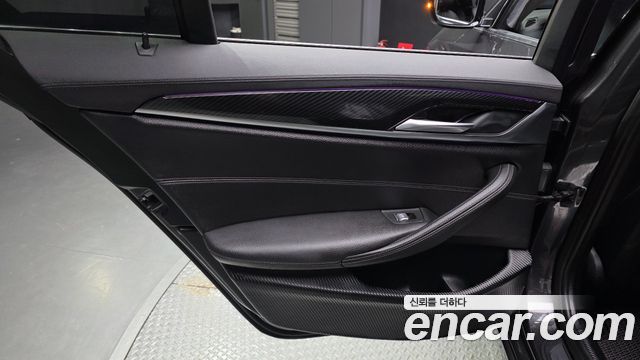 BMW 5-Series 2018 — photo 15
