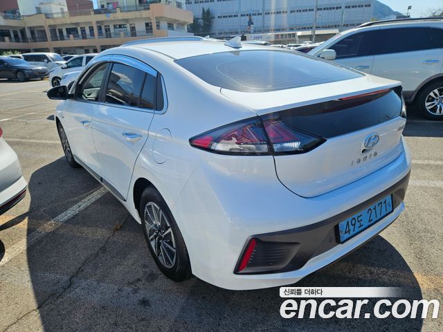 Hyundai Ioniq 2020 — photo 2