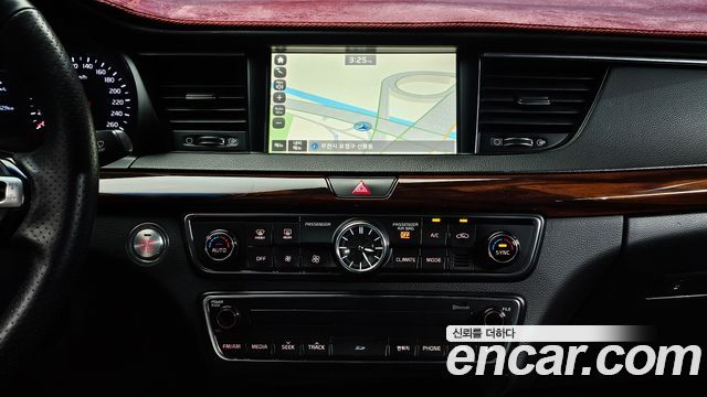 Kia K7 2016 — photo 14
