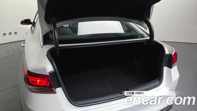 Kia K5 2017 — photo 20