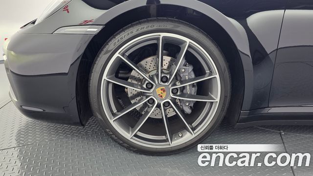 Porsche 911 2021 — photo 5