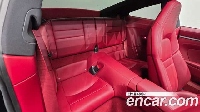 Porsche 911 2021 — photo 17