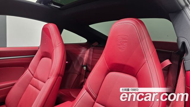 Porsche 911 2021 — photo 19