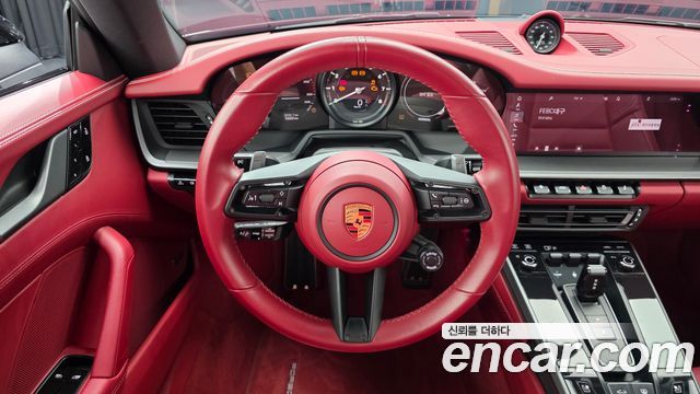 Porsche 911 2021 — photo 20
