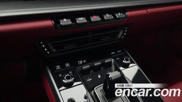 Porsche 911 2021 — photo 26