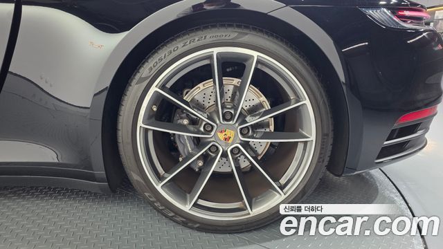 Porsche 911 2021 — photo 7