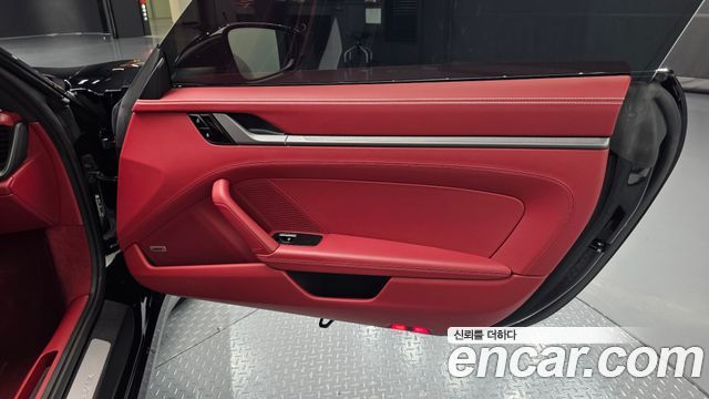 Porsche 911 2021 — photo 15