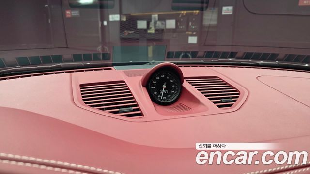 Porsche 911 2021 — photo 30