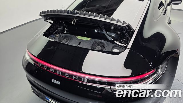 Porsche 911 2021 — photo 34