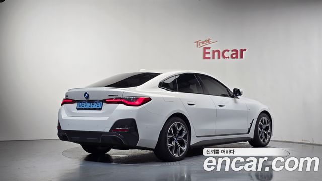 BMW i4 2023 — photo 2
