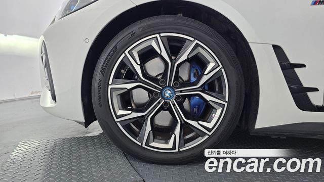 BMW i4 2023 — photo 5