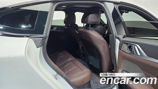 BMW i4 2023 — photo 17